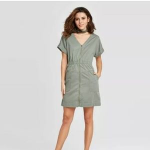 Green, V neck dress with pockets